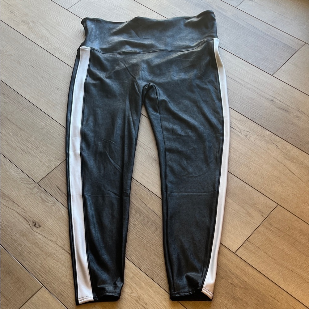 SPANX Faux Leather Leggings - Picture 1 of 4